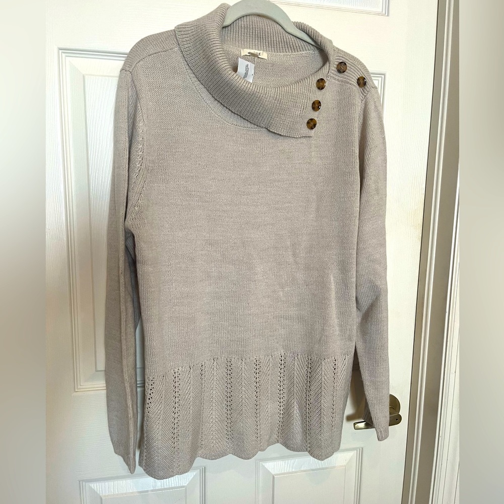 # NWT women’s sweater w/button neck detail XXL